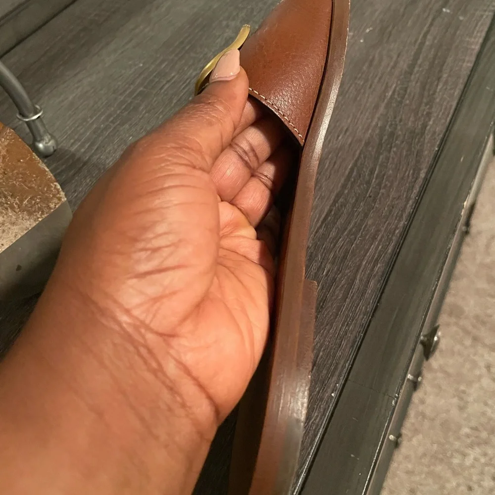 SOLD ❌❌❌Authentic V Logo Slides - Picture 3 of 10